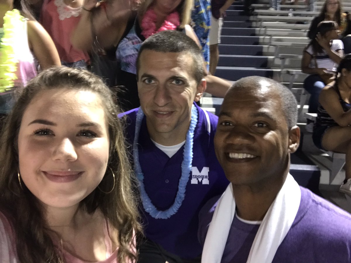 middiepit's tweet photo. Had some awesome staff in the Pit last night!!!! 🏈💜 https://t.co/aJJBcbGZ7C