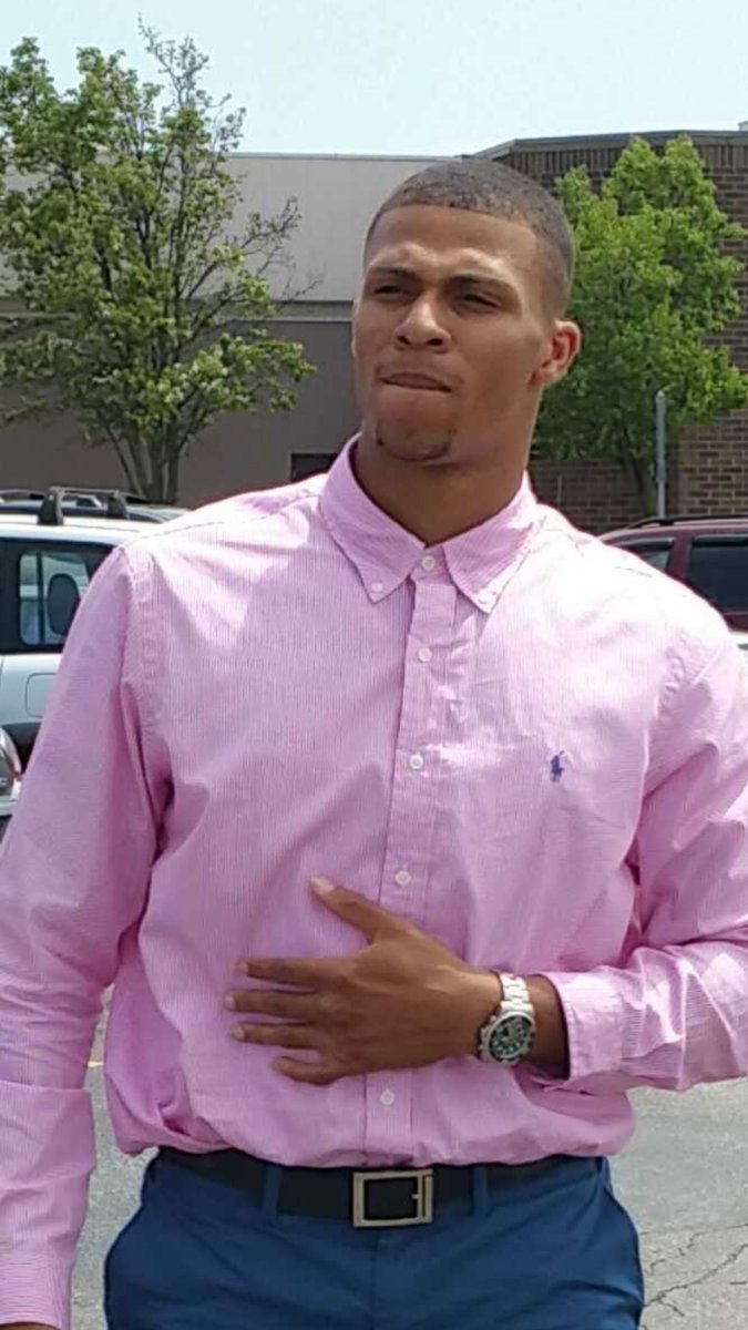 Legendary_MP's tweet image. Get you a man that can do both 😎😜 #militaryguysbreaktheinternet #TallGuyTwitter #TattedTwitter