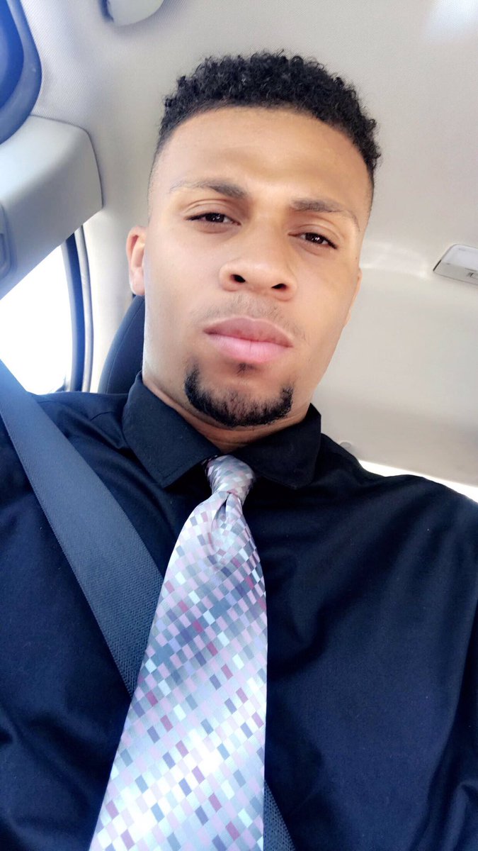 Legendary_MP's tweet image. Get you a man that can do both 😎😜 #militaryguysbreaktheinternet #TallGuyTwitter #TattedTwitter