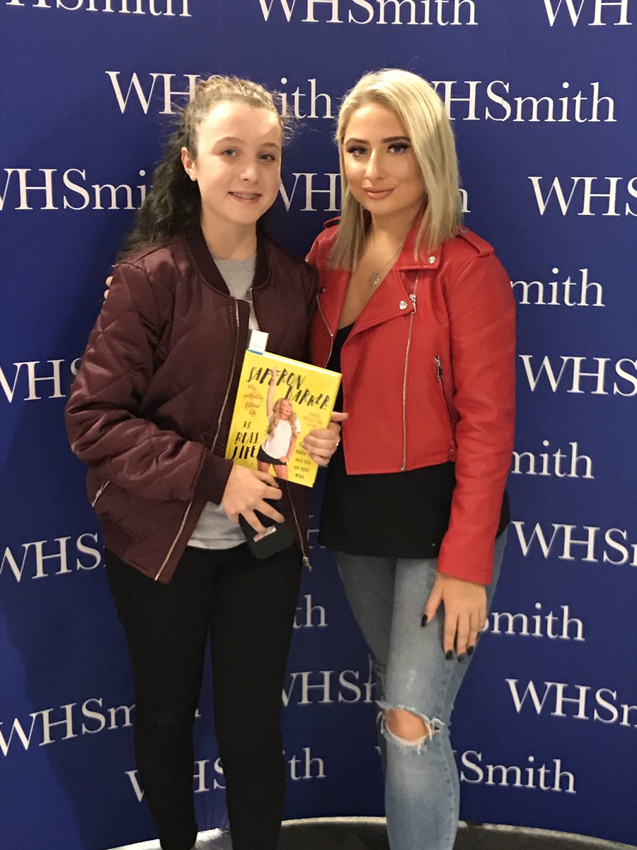 beccafisher5's tweet photo. @SaffronBarker #MeVsRealLife β€β€β€β€β€ https://t.co/aZCxB23uTC
