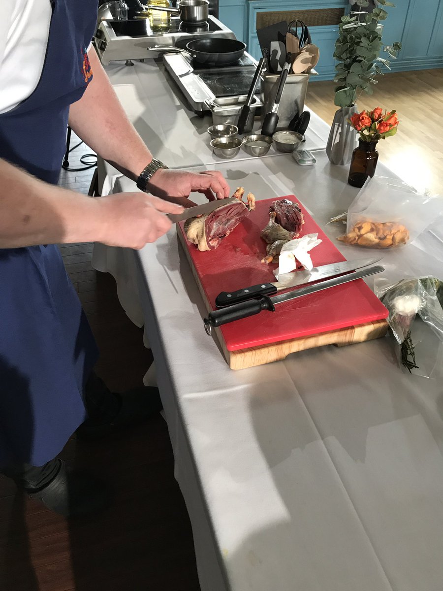 #FullHouse for <a href="/chef_simpson/">Ryan Simpson</a> #demo #THFF17 #Mallard #Blackberries #Kale #Girolles