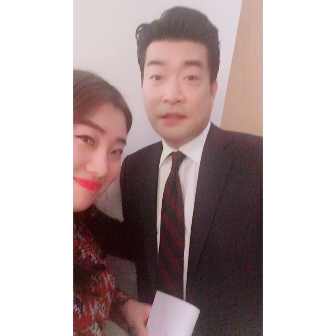 DJ2yFC8VYAExYey.jpg:large