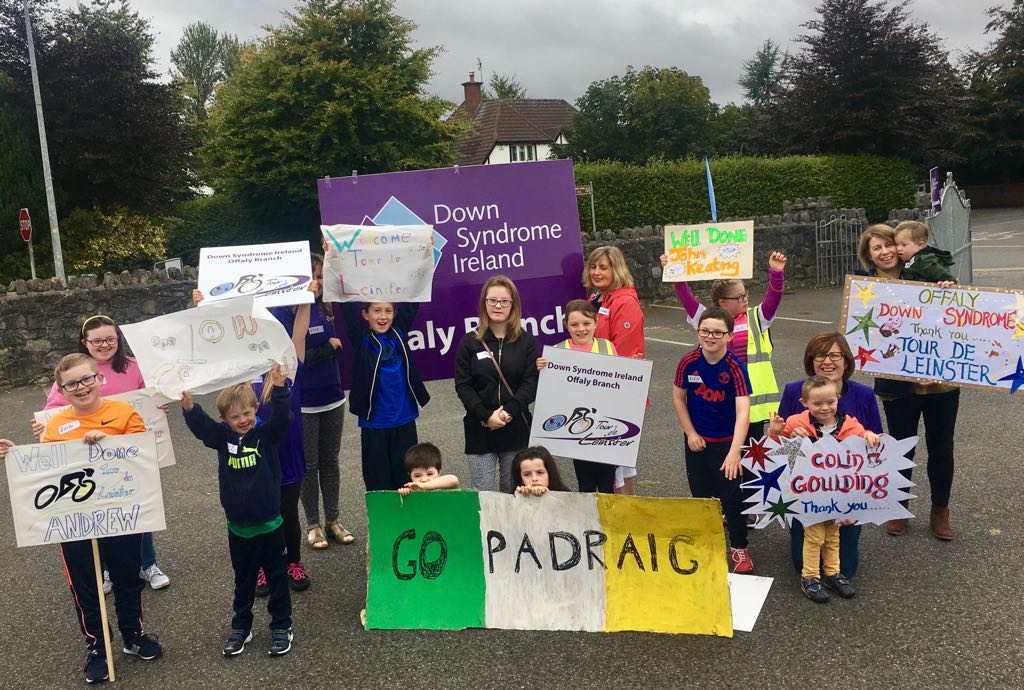 Our fantastic members from our <a href="/DSOffaly/">DSOffaly</a> branch who came out to welcome our <a href="/TourdeLeinster/">Tour de Leinster</a> cyclists in #Tullamore today 👍🖐#ShareTheJourney
