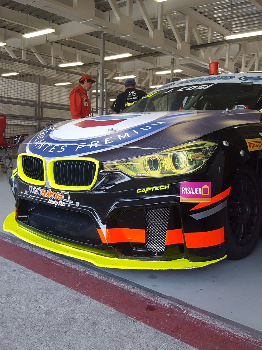 LaParejaViajera's tweet image. Gracias a @jakecoss1 por su apoyo al proyecto de @pasajerofm. Somos amantes de la velocidad. #GoJake Auto #51 de la @copanotiauto