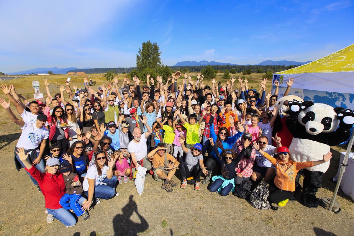 yvrairport's tweet photo. Always incredible to see our awesome airport community helping out. Huge thanks to the crew who turned up for today's @cleanshorelines! https://t.co/lVLuQjwO4V