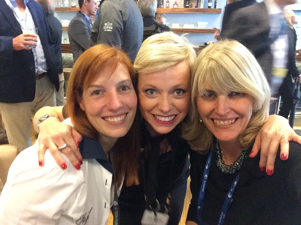 claudia_v_'s tweet photo. With the bright &amp; amazing @LiseCosimi and @nitama07 at the #womeninsports networking event @IBCShow #womeninmediatech #womeninbroadcasting https://t.co/jlvZhdCHQ2