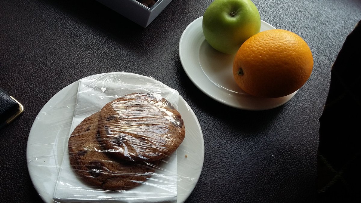 joshuaplummeruk's tweet photo. Perks of the job. Travel covered, a room for the night, breakfast....COOKIE!!!
#actorslife #nomnomnom #lifeosgood #showtime #rodders https://t.co/gxEgdMcbvv