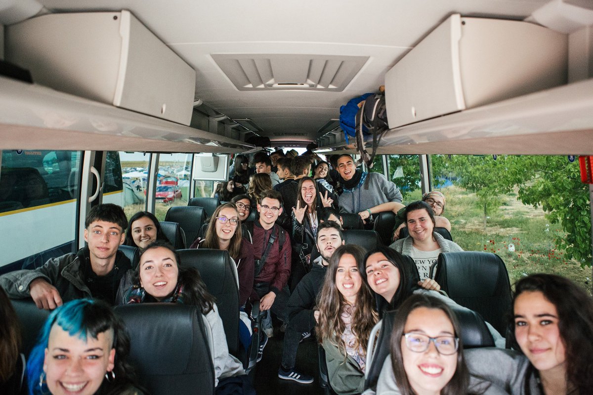 VinaRockOficial's tweet photo. El 28 de septiembre podrás reservar tu asiento en los autobuses oficiales de @Defestivales,
hazte con el tuyo en https://t.co/udqaFhqh9d https://t.co/ILfNeBXB0T