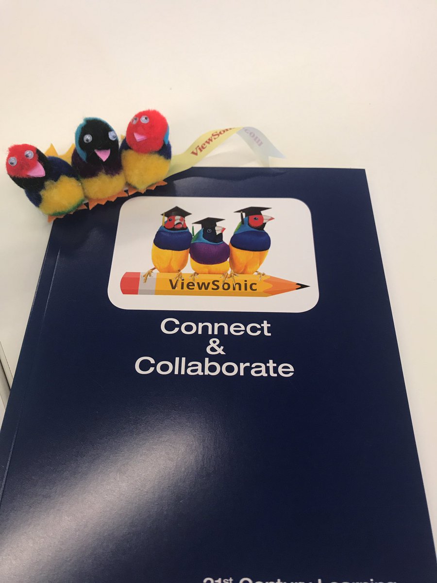 larissadvs's tweet photo. Learning lots from @techclassroom at our Google Training! https://t.co/vbkt19q7JT