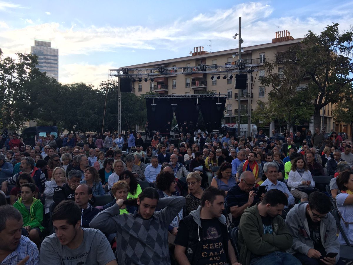 Esquerra_ERC's tweet image. 📷A punt de començar l'acte de @lesJERC amb @gabrielrufian, @MeritxellSerret, @julifernandez, @martavilaltat i @PauVilassar! #NovaRepúblicaSí