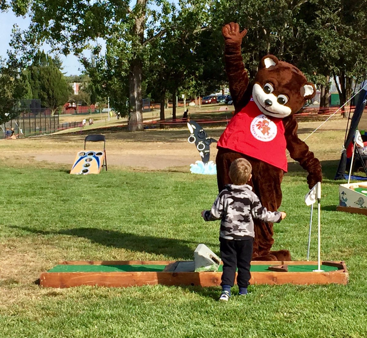 SantaBearCFAX's tweet image. #funstufftodo at #OneDay until 3pm today! #doitforthekids #challengerbaseball