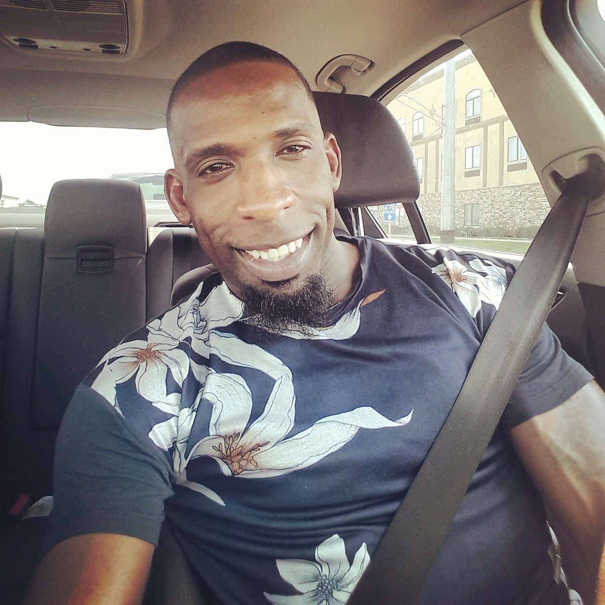 HAUTEBOSS's tweet image. GOOD AFTERNOON BEAUTIFUL PEOPLE!!