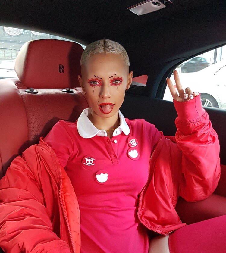 StormModels's tweet photo. How we roll โ๐ป๐ฅโค๏ธ ๐ #Jazzelle @JoeAchilles @HROwenOfficial #StormLFW #SS18 https://t.co/e2T9s9T96K
