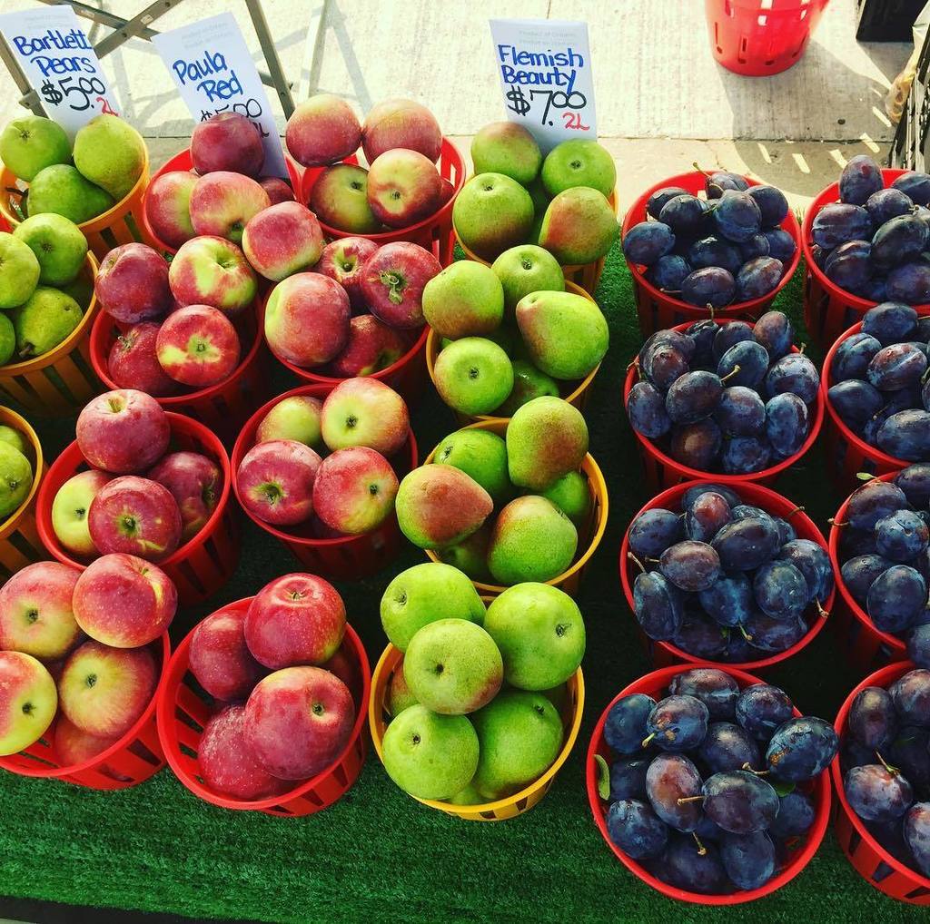 Apples 🍎 , pears 🍐, plums and more from Lincoln Line Orchards today @ the Co-op. ift.tt/2x4EJho