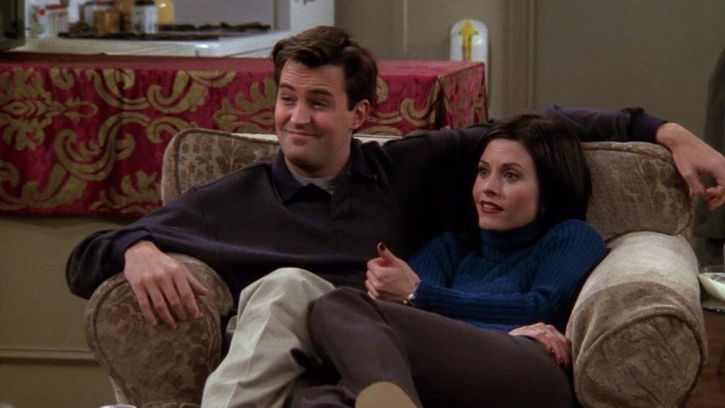 insidefriends's tweet photo. people were so shocked when chandler and monica hooked up but really how did no one see it coming? https://t.co/pkxkUoZvsG