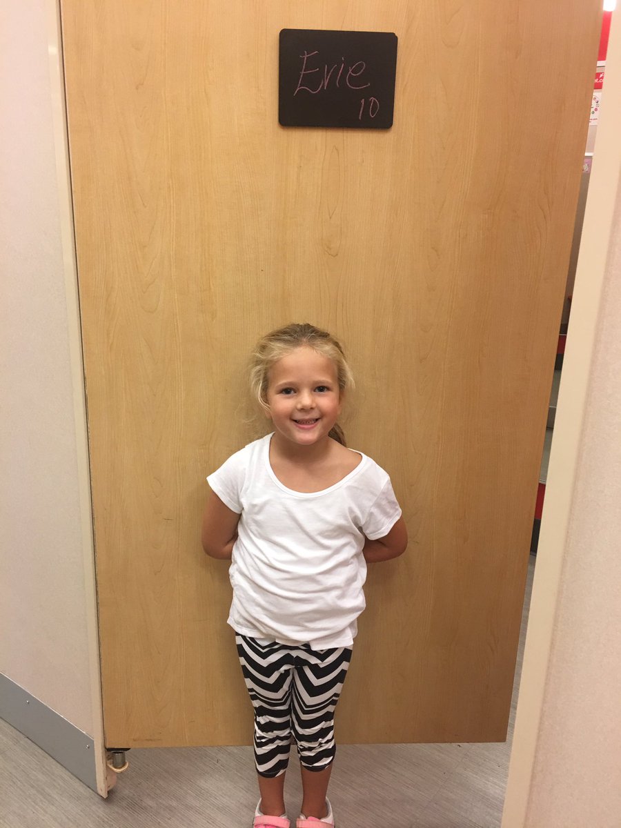 iBeToneDoe's tweet photo. #HeightsCameraFashion Up close and personal with Evie ! Say Hi ! https://t.co/X9SNTvsNic
