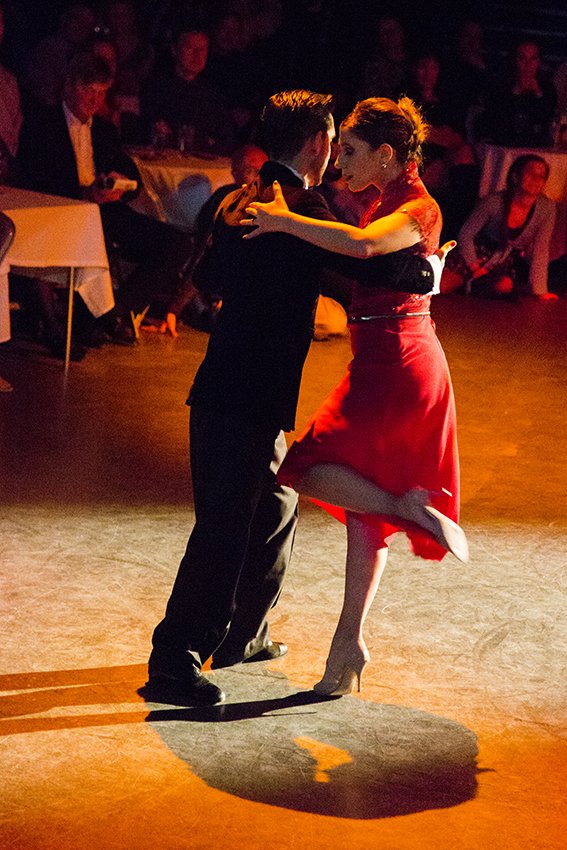 MaikkiKantola's tweet photo. Juan Martin Carrara & Stefania Colina näytti yleisölle kuinka se käy ... #tangontaikaa #tangotanssi #WorldOfTango #Maailmantango #Tango https://t.co/oAA5XA8ho0