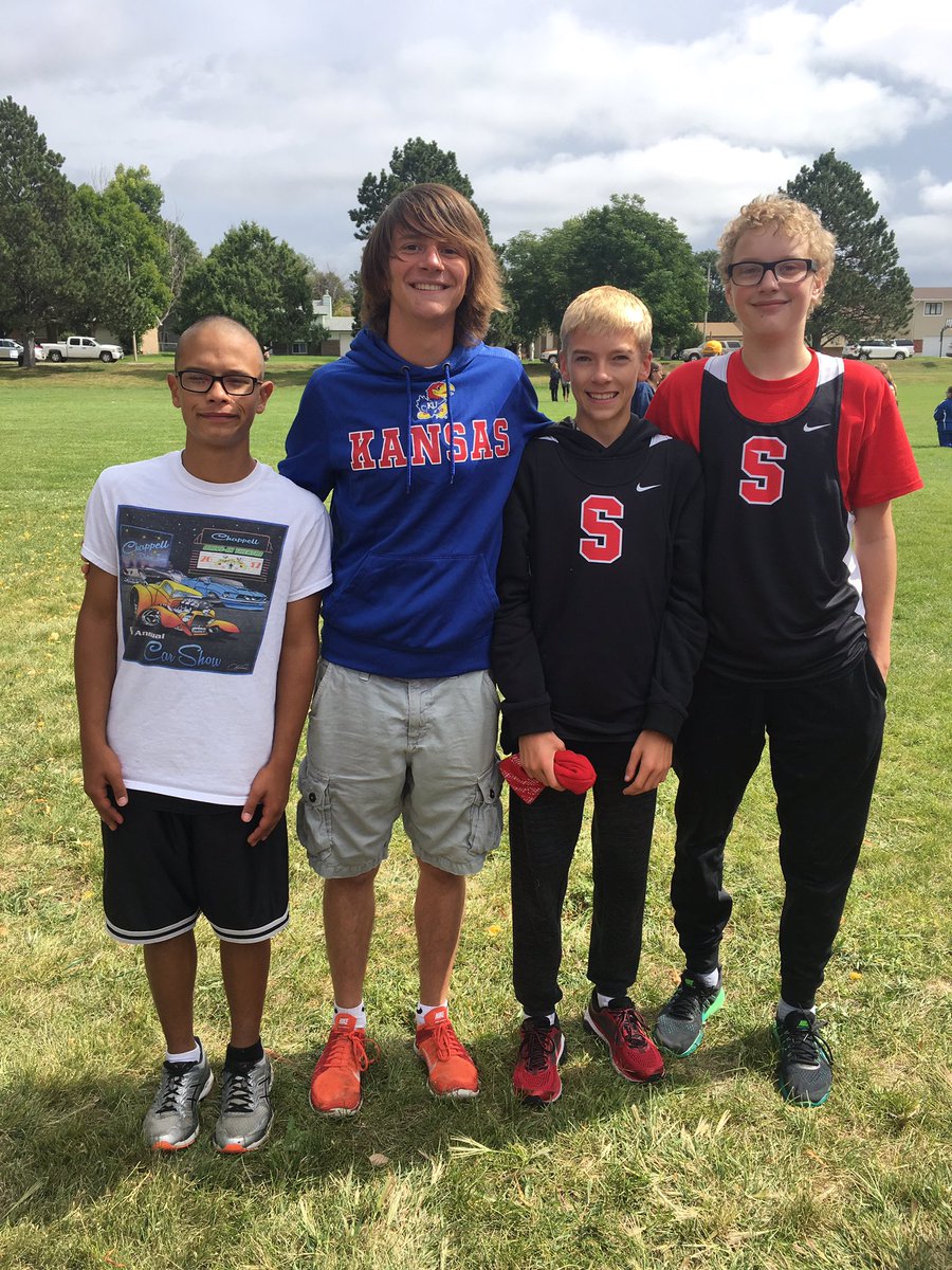 SidneyRaiderXC's tweet image. One &quot;big&quot; for 3 &quot;littles&quot; 
#lovethisprogram