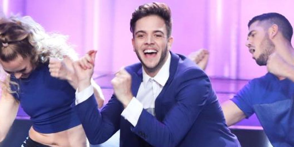 hypebyblick's tweet photo. Luca Hänni tanzt bei «Dance Dance Dance» lässig auf dem Laufband : «Ich hatte so Schiss» https://t.co/fDgmQUO8rM https://t.co/Ant7TZHoQ2