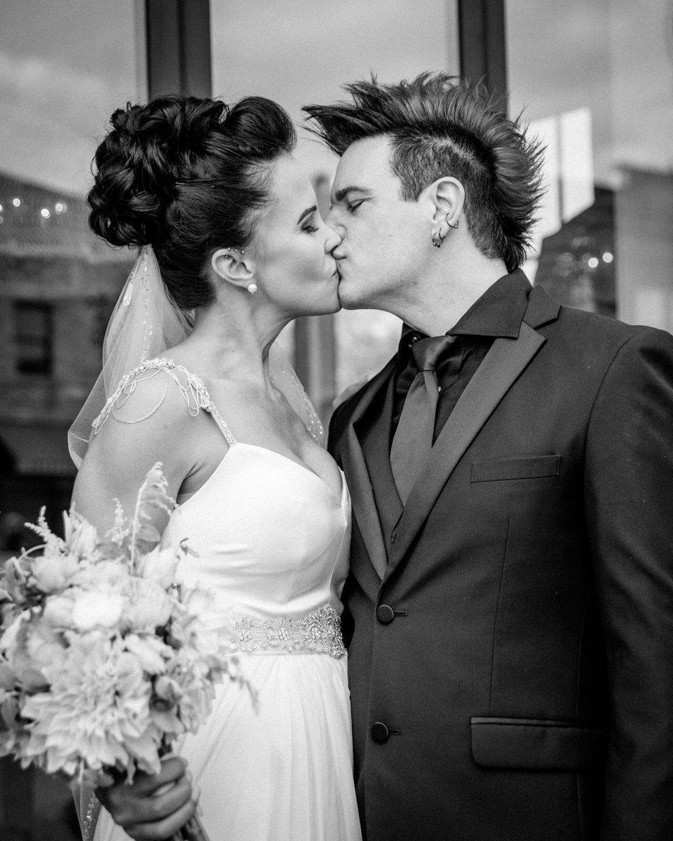 celldweller's tweet image. Yep. ^_^)  #itstoolatetoswitchback