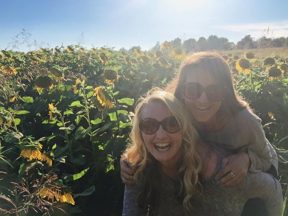 AlexaFeagan's tweet image. In ONE week I'll get to stand by her side as she becomes a Teckmeyer! 💍👰🏼