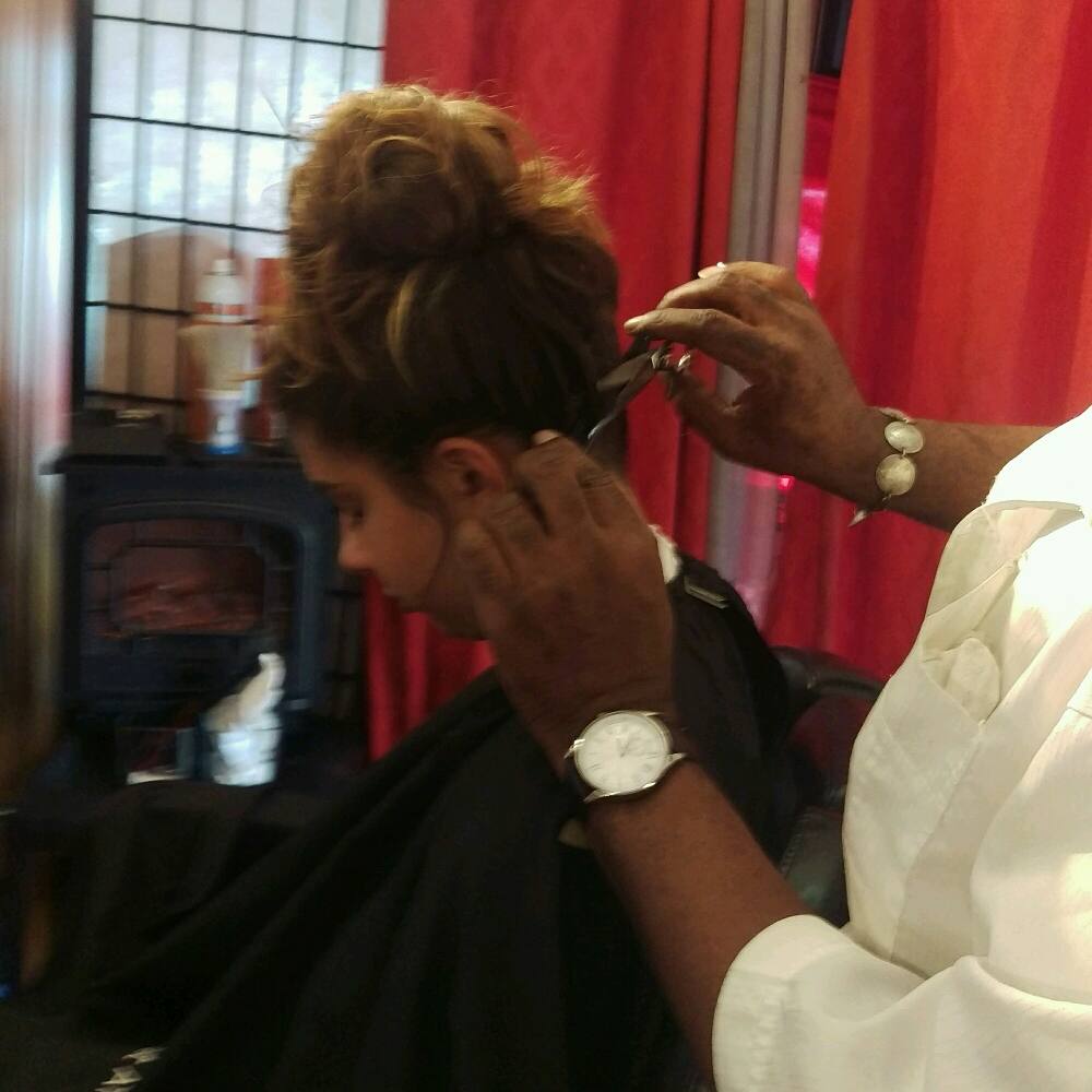 mobilecuts_'s tweet photo. The @ATT Barbershop Takeover.
The Experience on Campus!

#mobilecuts #att #mobile #barbershop #takeover #campuslife #studentlife #Boston https://t.co/rvrNMpB4I6