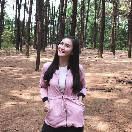 iselfricellaID's tweet photo. Finding love in the woods🌳 https://t.co/GS2Ay00faY
