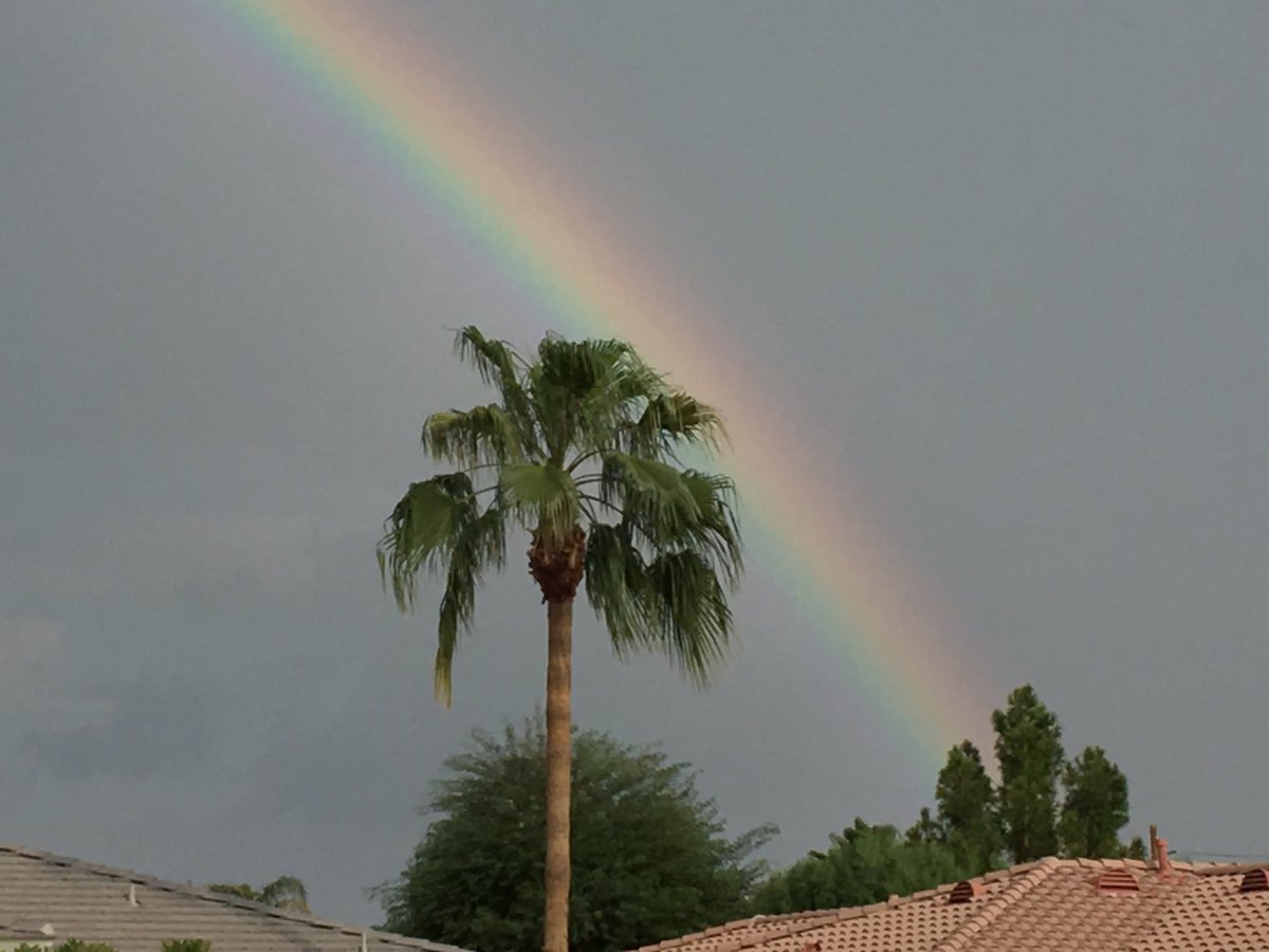 FunnerGoodman's tweet image. #earthquake rattles Cherry Valley!Of course it only happens in #FunnerCalifornia! #California #shakerattleandroll #funner #funnerthanvegas!