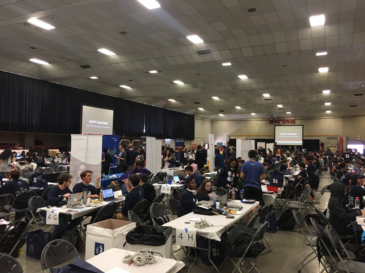 juanjogarau's tweet photo. This is what I call digital creativity! 1000+ students, 300+ teams creating programs from scratch to solve social problems #HackMIT2017 https://t.co/vXn7OhwFyV