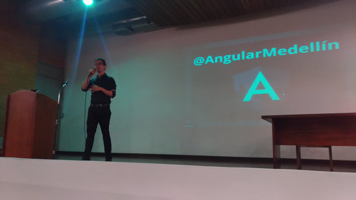 ManuCastrillonM's tweet image. Empezamos!🔥 #AngularMedellín #YuxiGlobal