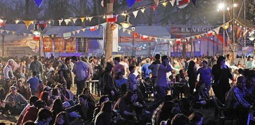 PublimetroChile's tweet photo. Cuatro tipos de fonda para disfrutar en fiestas patrias https://t.co/m2drgcQkwk https://t.co/owrPjzOiIv