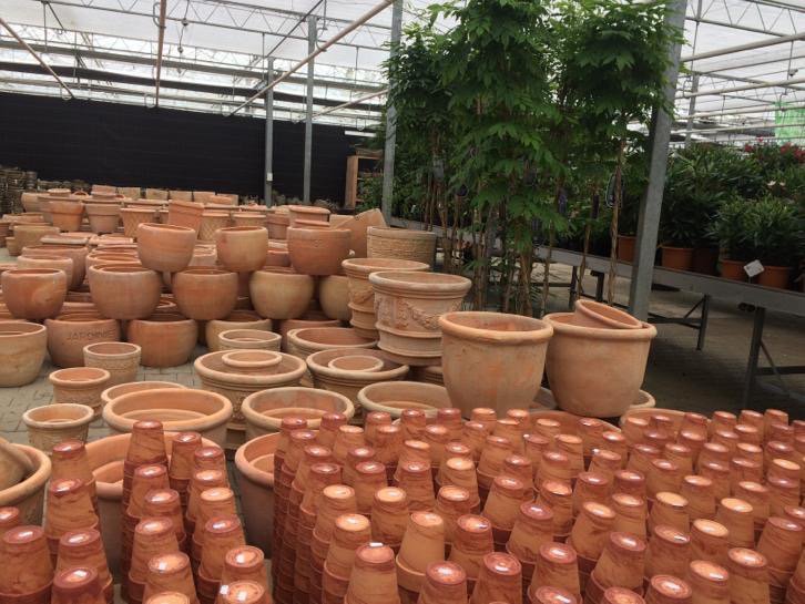 Terra Cotta Potten Klein en Groot link.marktplaats.nl/m1204646251?ut…