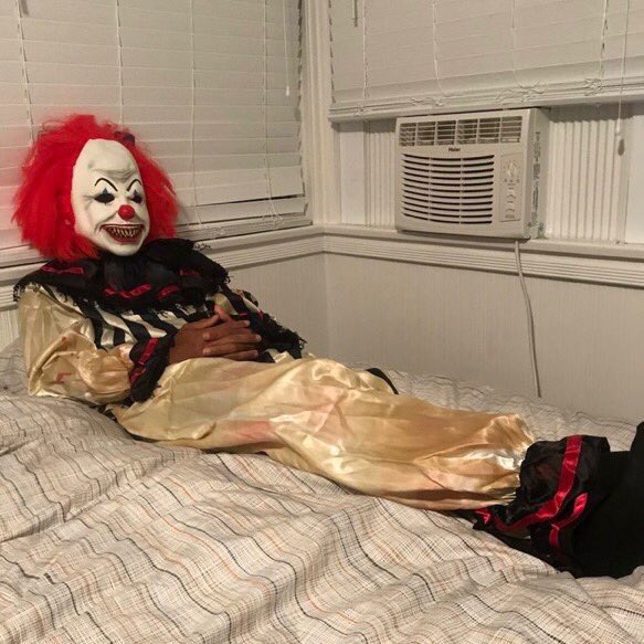 pennywise waiting 27 years to get back on his bullshit