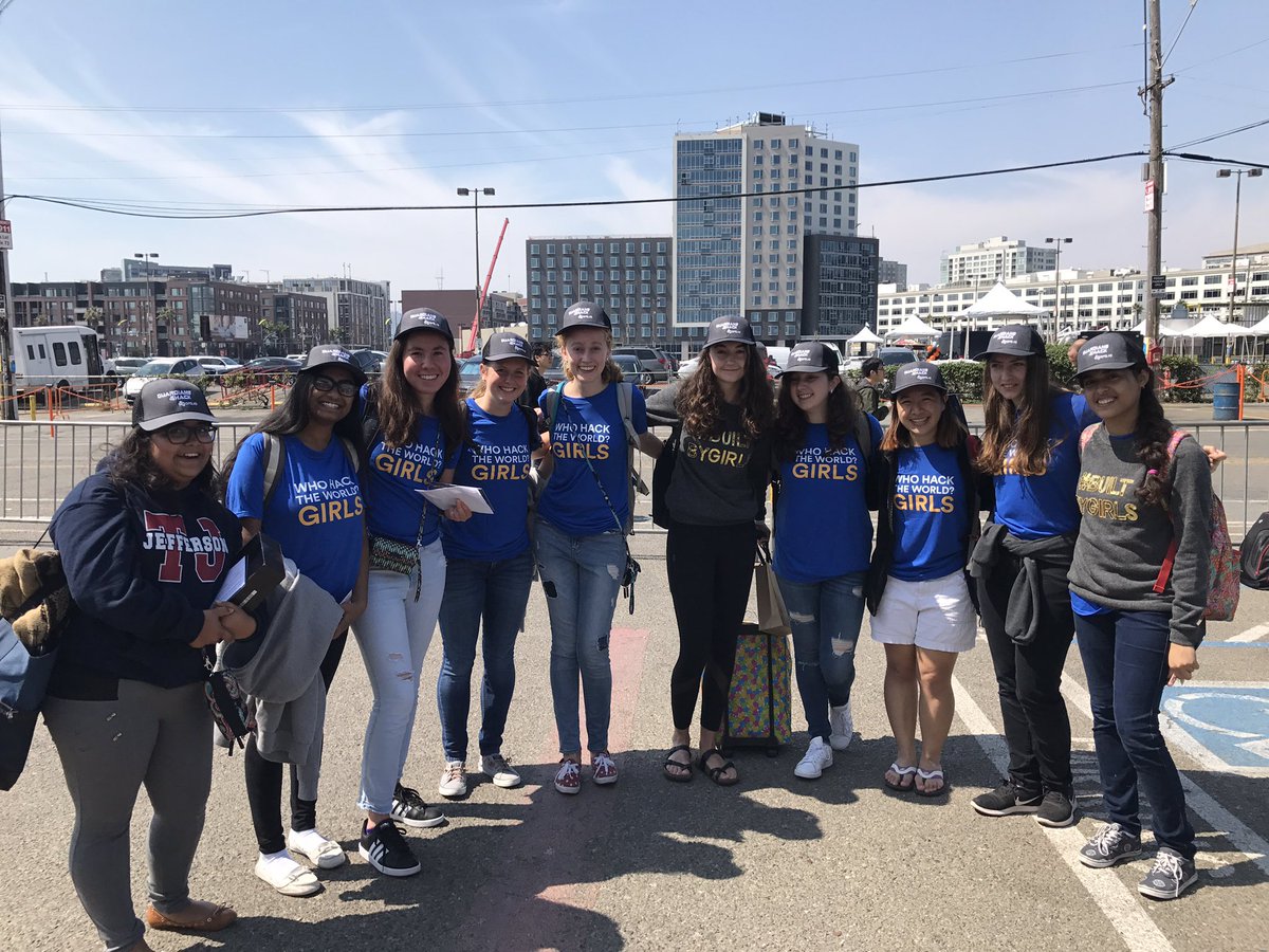 AgoraIO's tweet image. 👩‍💻We code, we hack, we conquer the world!! #girlswhocode at @TechCrunch #HackDisrupt with @AgoraIO 👏