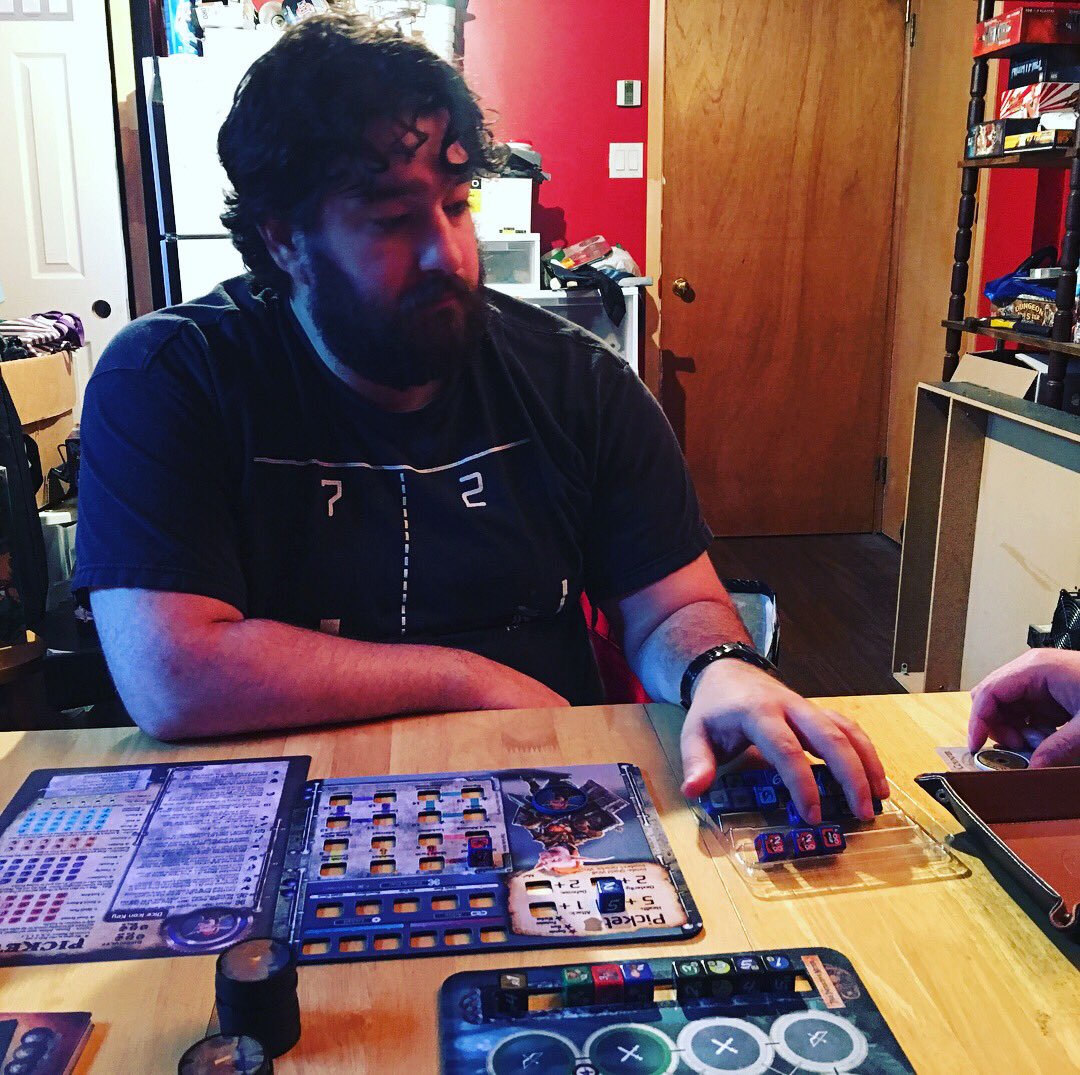 wots_qc's tweet image. We have started the hunt #BGG🤓 showing a new player #TooManyBones by @ChipTheoryGames #2017BoardgameChallenge