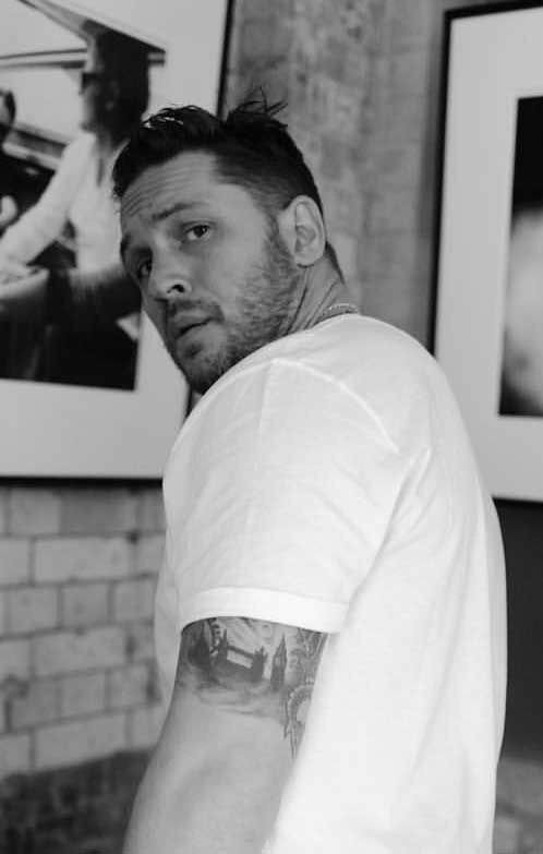 Happy birthday to one of the hottest men alive....Tom Hardy!!!!! 