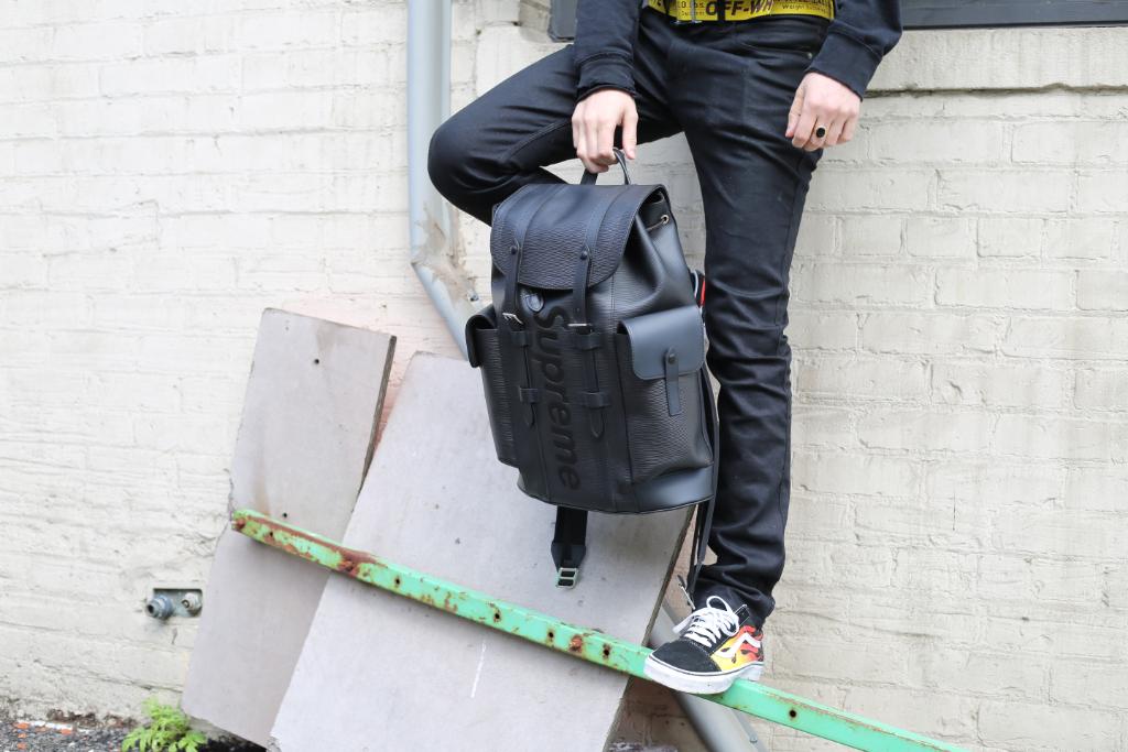 louis vuitton x supreme christopher backpack epi pm black