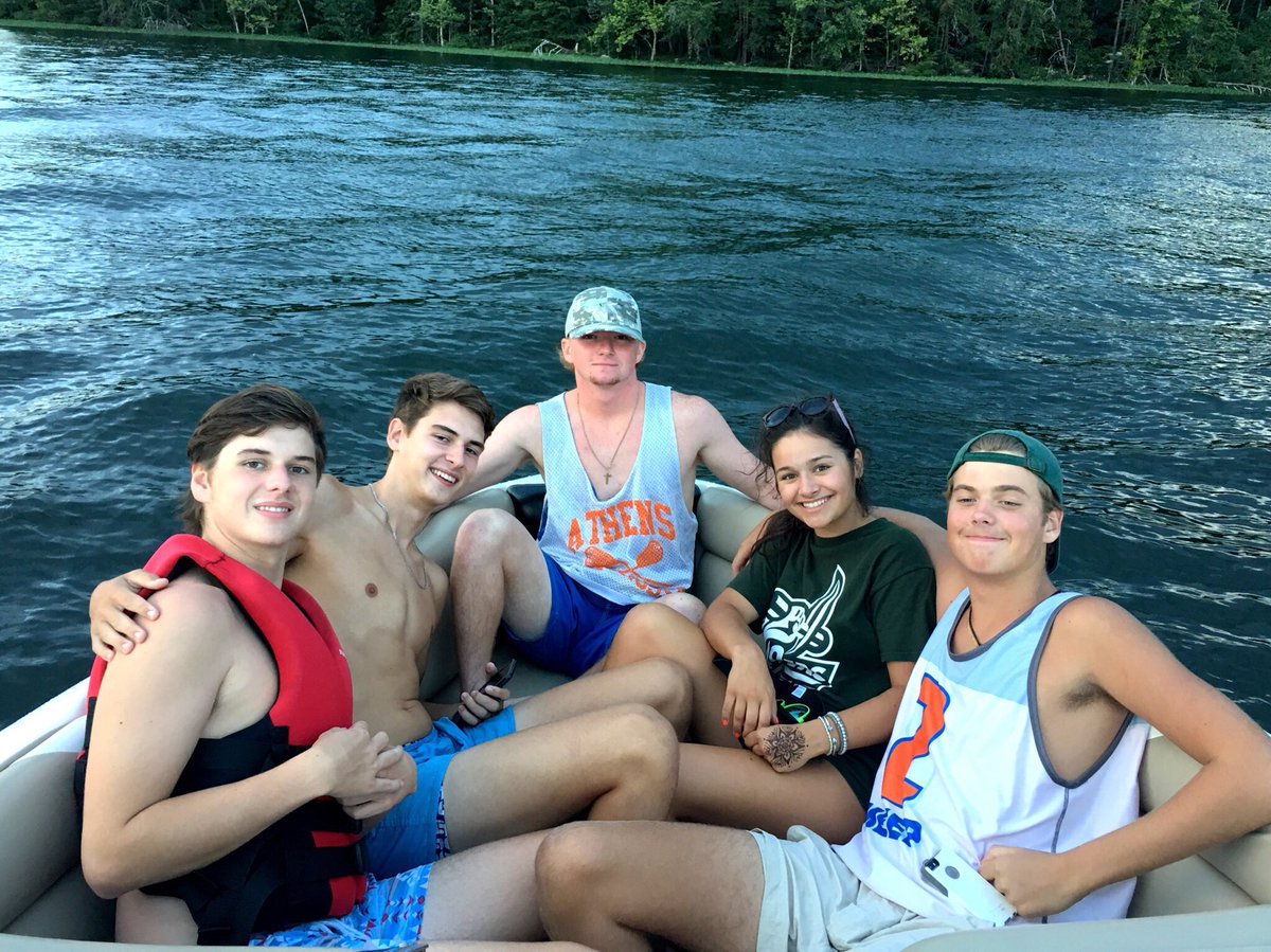 benji_connor's tweet photo. @bbordonaro4 happy late birthday, hope your doin big things @ unc. Love ya https://t.co/MZDwixBxP2