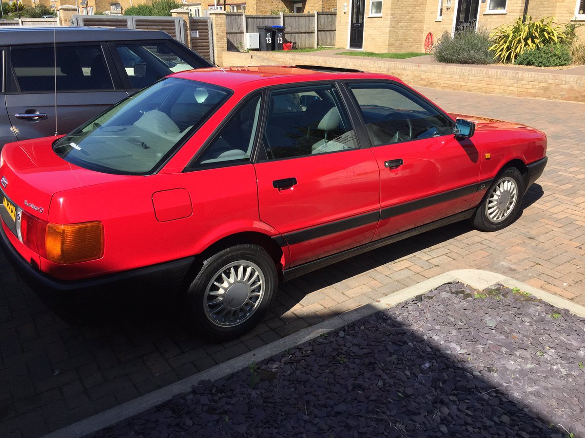 Vseast's tweet photo. Bit of TLC on my own classic. Love this #audi80. 26 years old and looking stunning. @AudiUKPress @Audi_OC @AudiUK #audi80 @OhsoretroEvents https://t.co/TX31fK1879