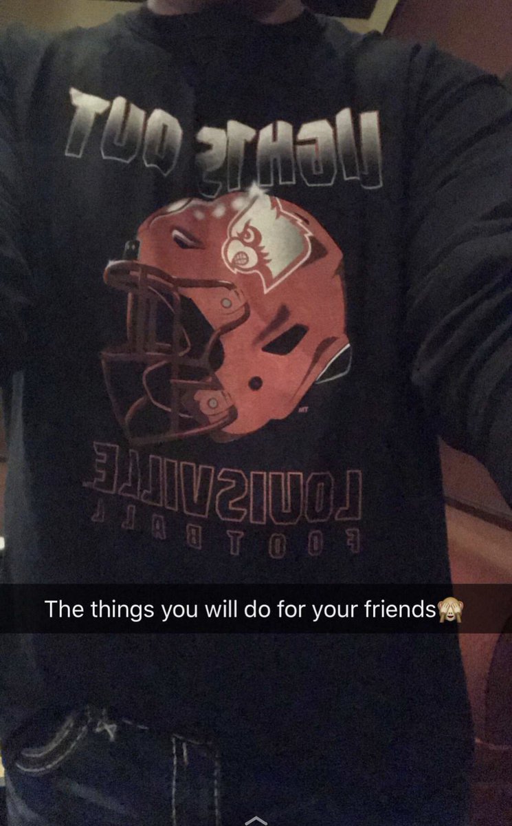 ChuckRodgers6's tweet photo. The things you do for friends....🙈#louisvillefootball #friends #harrrddtafind #hituhlick https://t.co/h0zPWCqipv