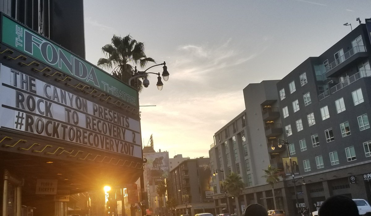 NLopezdeArenosa's tweet image. Hope you&apos;re with us tonight, @ChesterBe. #RocktoRecovery2017