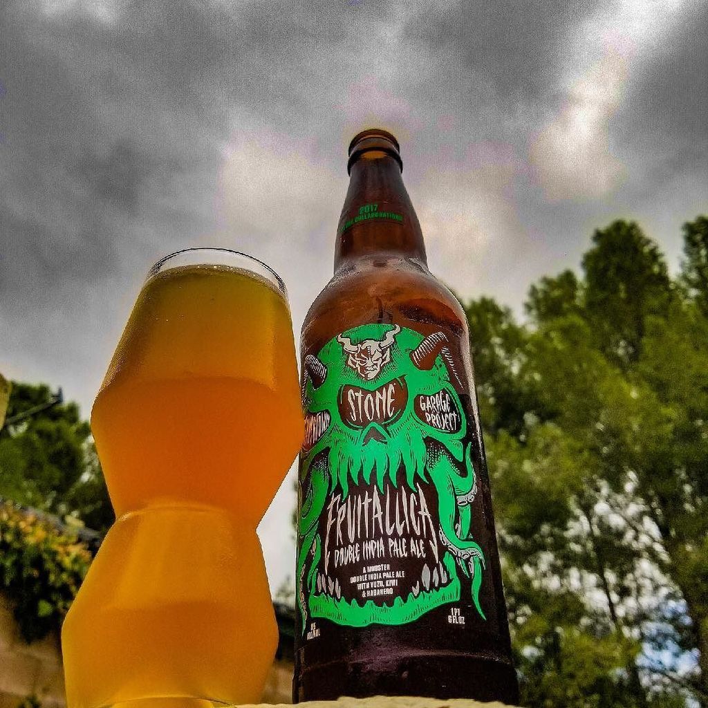 When it's a gloomy day Fruitallica will come out to play... ☁️ 🍻 what are you guys drinking on your Saturday night? ift.tt/2h910Ak