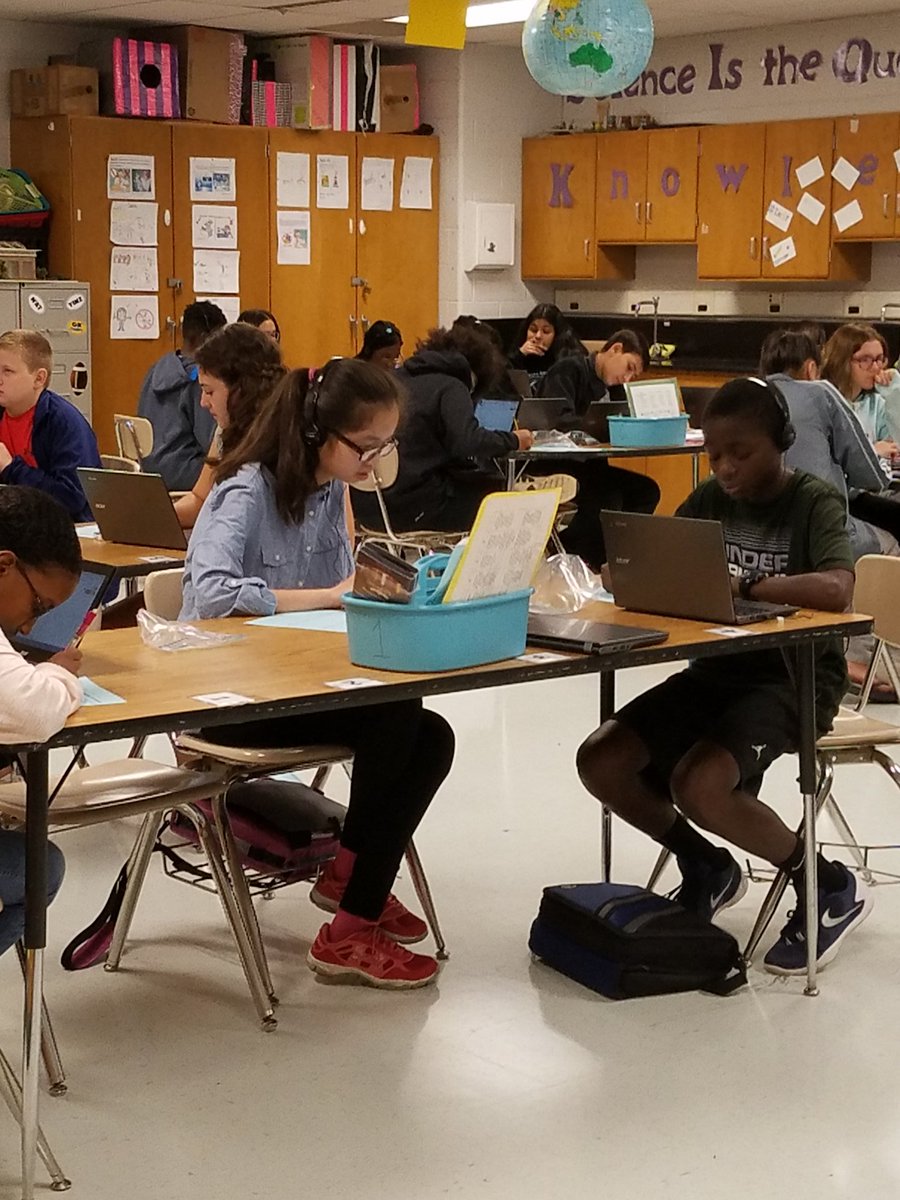 KMS_PRIN5's tweet photo. Rigorous,  innovative instruction happens everyday in every classroom at Kingsview Middle School! #DR2EAM BIG @KMSPTSA https://t.co/GYa5JjF0Eb