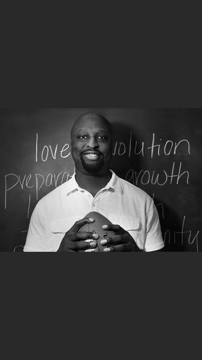 PhotoGirl479's tweet image. TFTD✨#SeanAdams