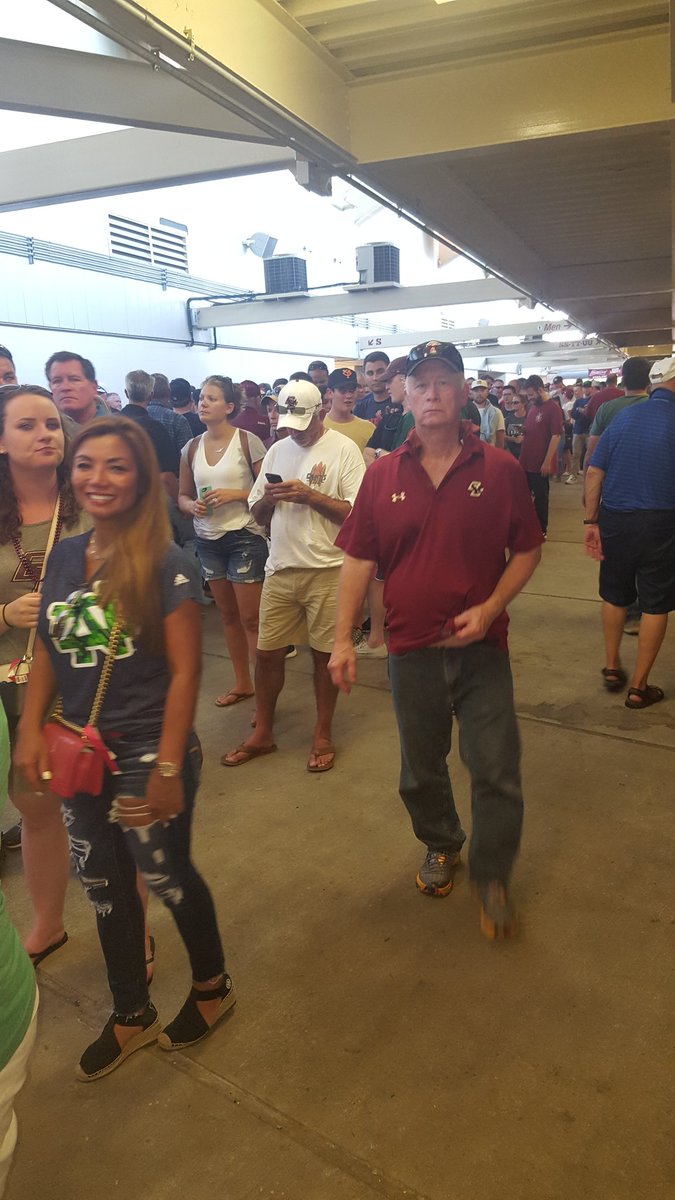 dmacBC74's tweet photo. Concession line at BC nd game halftime 40 yrs long #stepitupbc https://t.co/NoF7SgMIMz