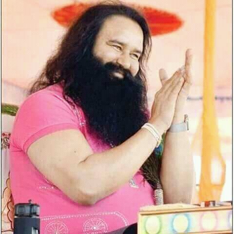 Sukhdev9950's tweet photo. @Gurmeetramrahim ji
क्या खूब 😍रब ने किया बिन मांगे इतना दिया🙆🙌
वरना है मिलता कहां हम 😔काफिरो को 👣खुदा.👏🙇🙏. https://t.co/mMg2j4AW4r
