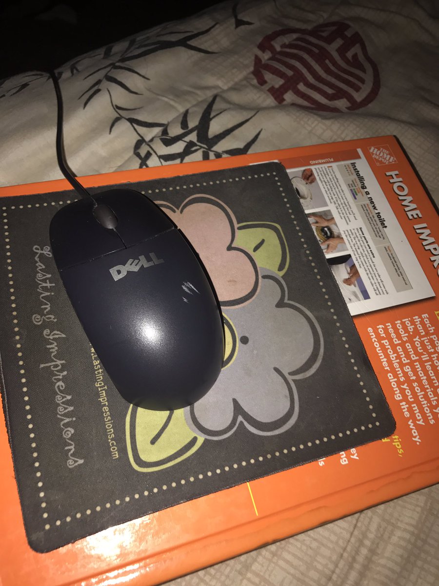 FatBoynerd's tweet image. I think it's time to invest in a mouse that was made in this decade #Gaming #moba #PCGaming #eSports #ELEAGUE