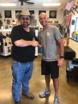 jims_indy's tweet photo. Fun meeting JDH Iron Design's own Jimmy Don from Fixer Upper fame @joannagaines @chippergaines while in Waco @Baylor https://t.co/sUS8eB1yjE