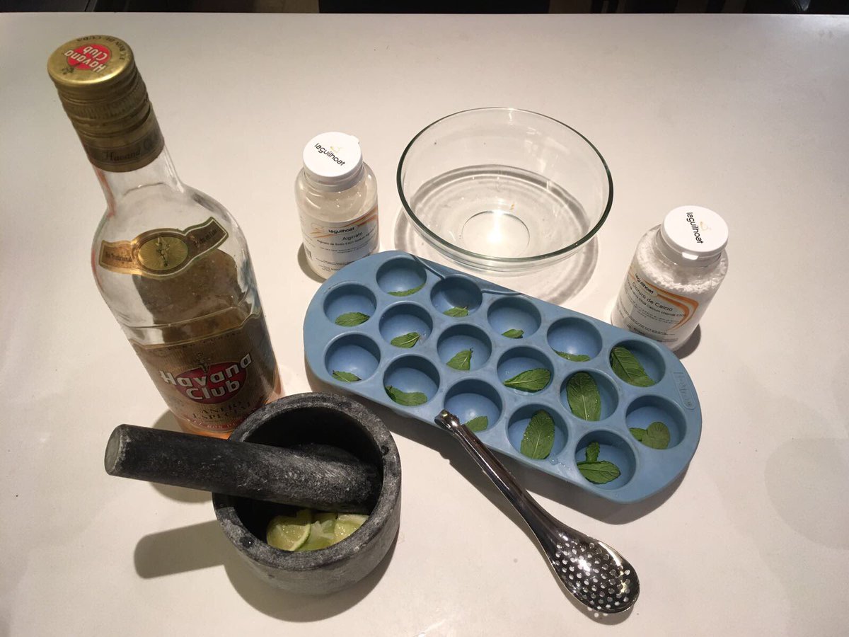 LeticiaCicero's tweet photo. Molecular Mojito Time!!!! #MasterChefUy #jugandounpoco #quimicaycocina #playcooking https://t.co/jVe7Xp44L0