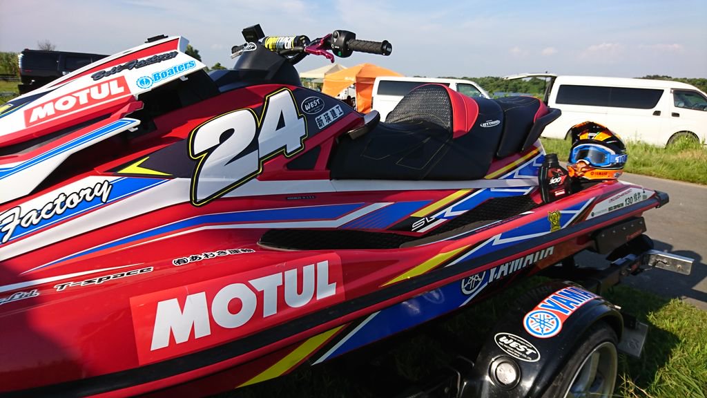 MOTULJapan's tweet image. 今日は #JJSF 「ジェットスポーツ全日本選手権シリーズ」の最終戦！大阪の二色の浜公園海浜緑地では、熱い戦いが繰り広げられます！年間ランキング1位は？どのチームが優勝？！
　
#ジェットスポーツ
#エンジンオイルはモチュールで